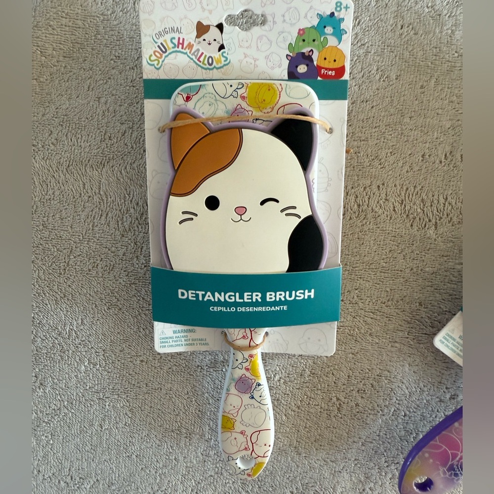 SQUISHMALLOWS FULL SIZE DETANGLER BRUSH CAM
